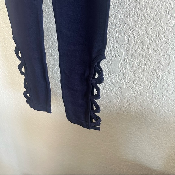 High Waist Navy Seamless Leggings w/ Lattice Cutout – Tummy Control - Picture 4 of 8